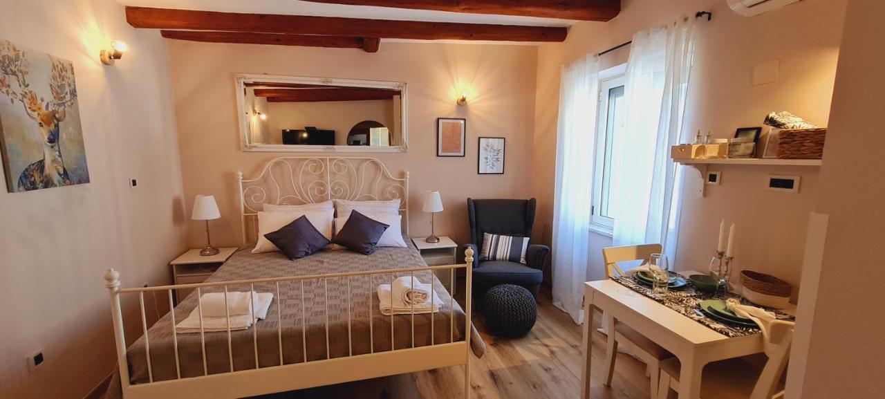 Studio Apartments Malu Пула Экстерьер фото