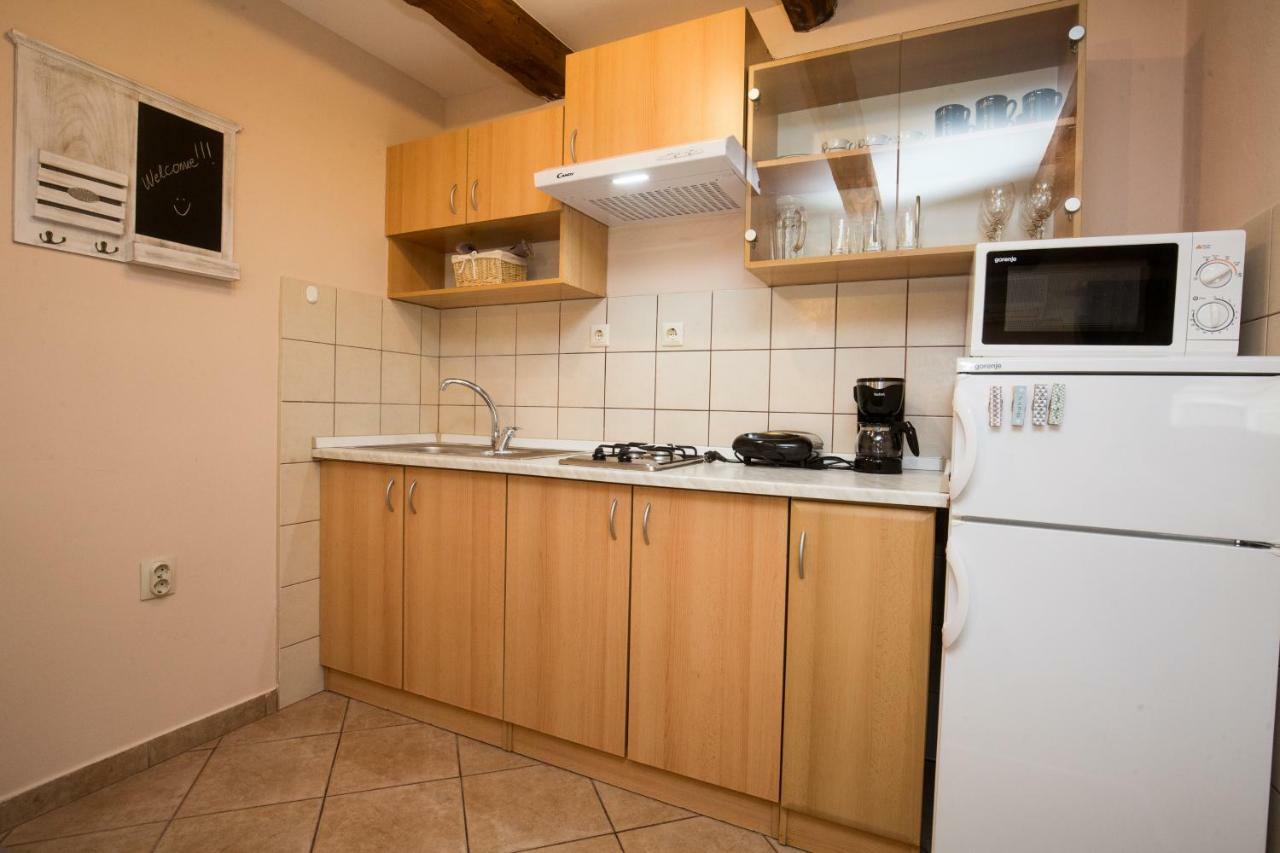 Studio Apartments Malu Пула Экстерьер фото