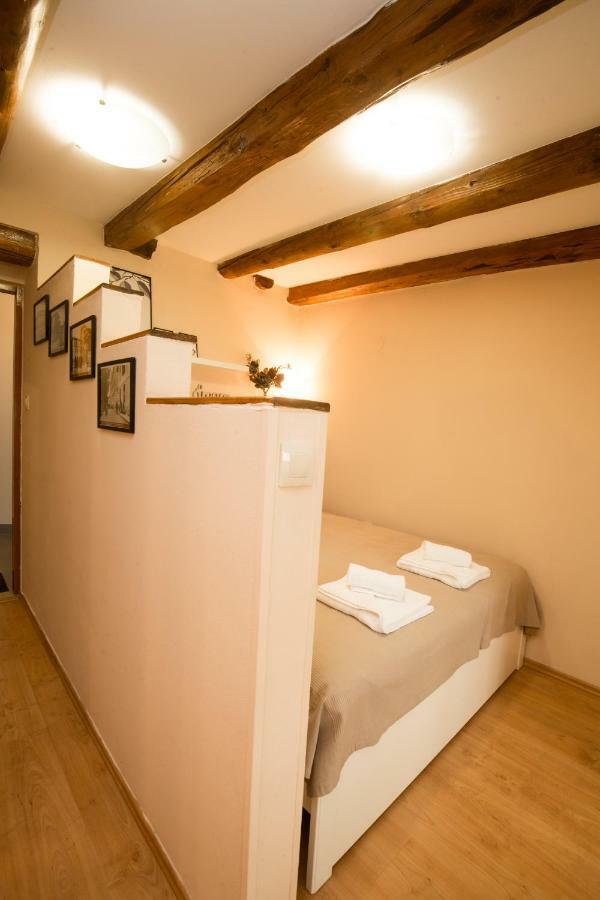 Studio Apartments Malu Пула Экстерьер фото